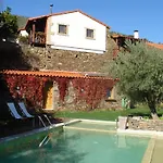 Gospodarstwo wiejskie Bairro Do Casal - Turismo D'aldeia *